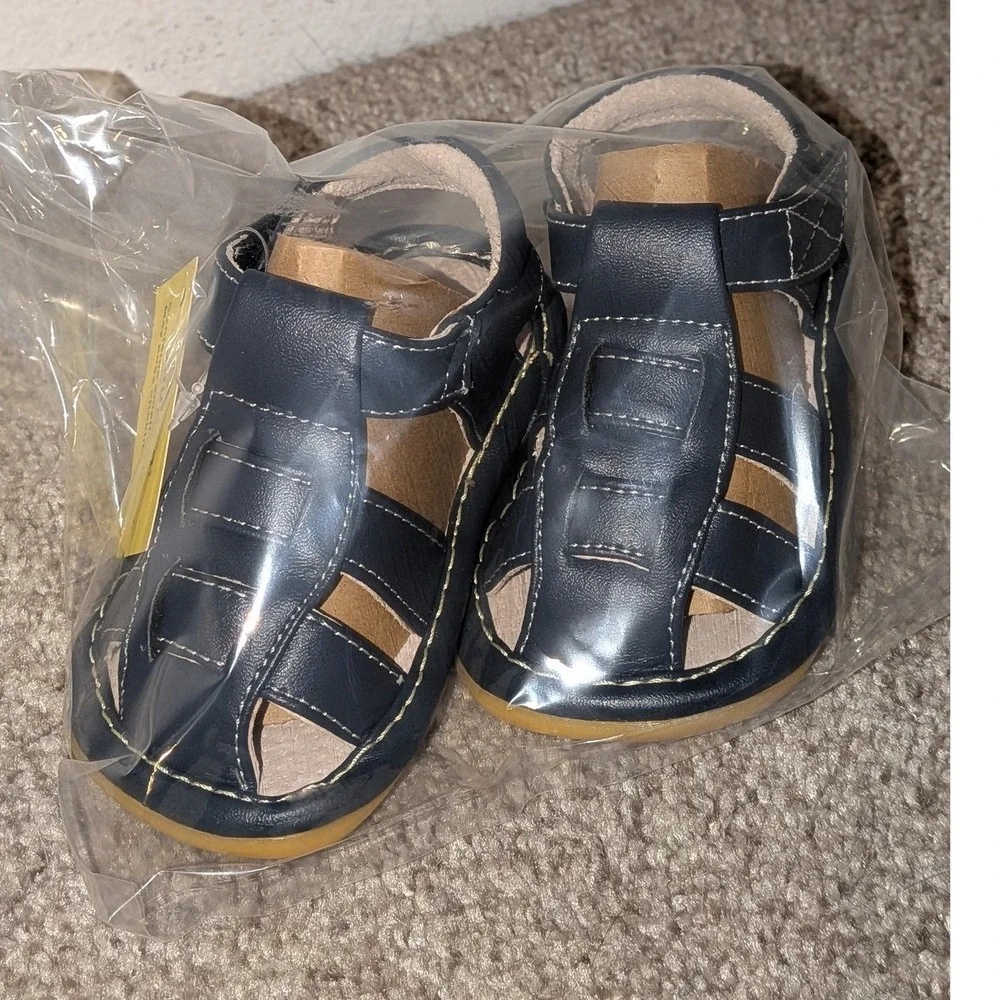 Little Maes Boutique Toddler Navy Blue Squeaky Fisherman Sandals Size 3 NEW